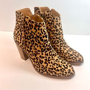 NWT• Maurices Dahlia Ankle Boots • Size Women 7.5 • Leopard Print • Zip Up
